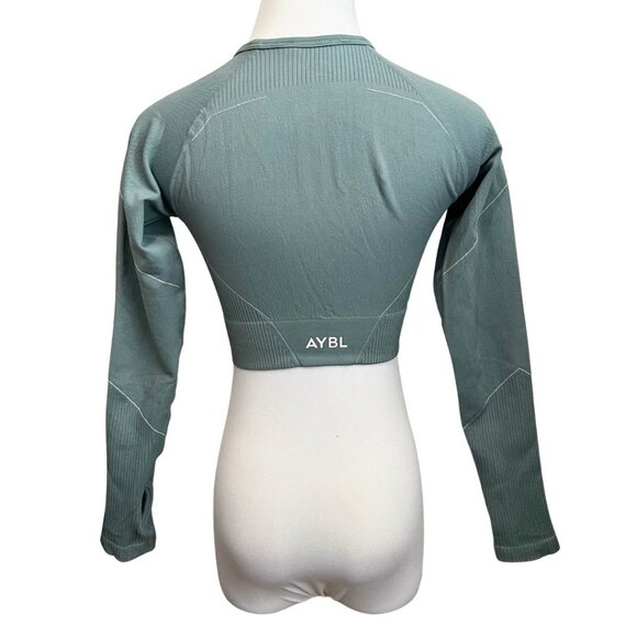 AYBL REFLEX SEAMLESS LONG SLEEVE CROP ATHLETIC TOP IN DUSTY MINT GREEN - S - Picture 3 of 9